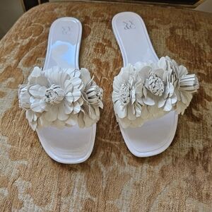 NY and Company Anella 3D Flower Slide Sandal. Size 8. Brand new. Never worn.